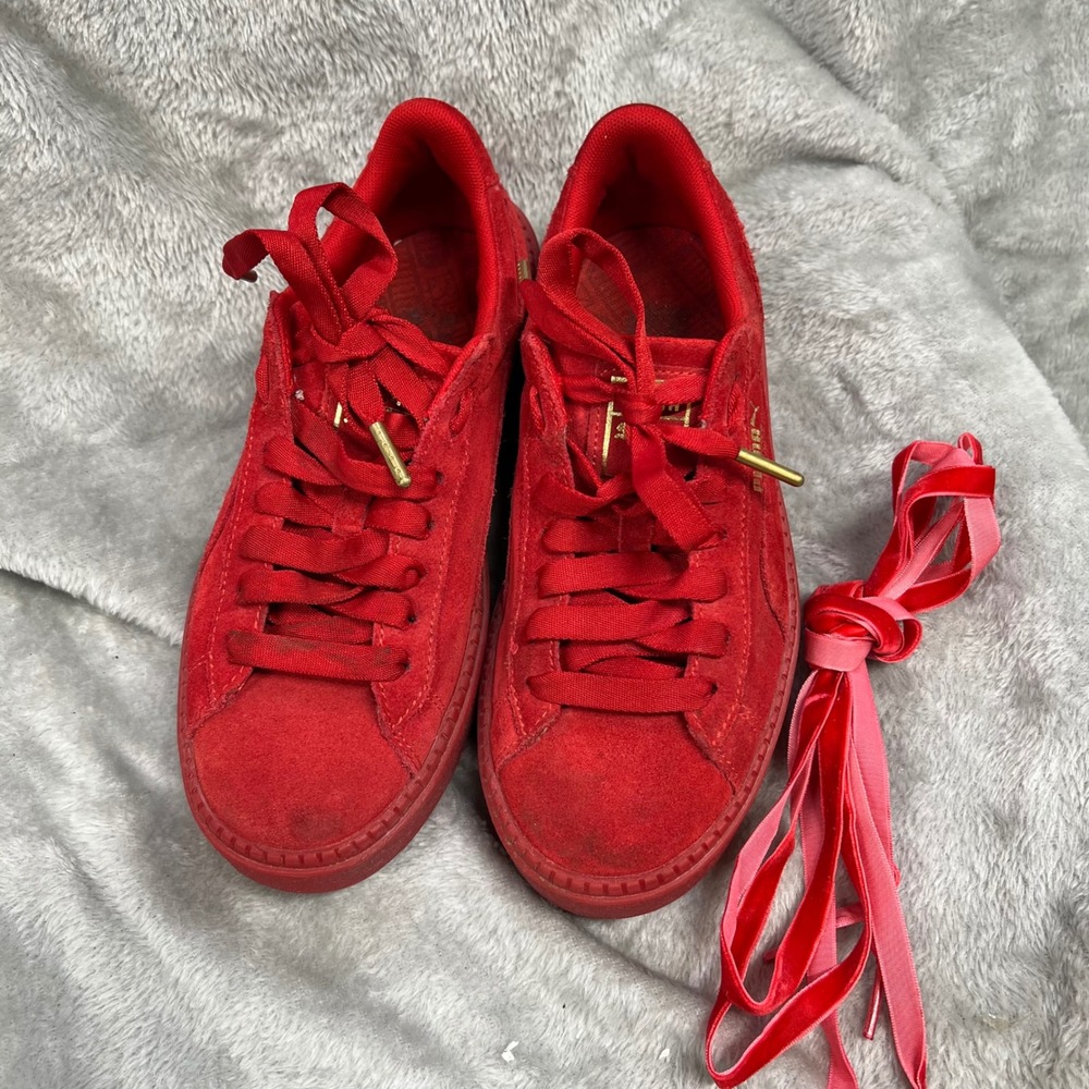 Puma Suede Platform Sneakers Red Velvet Ribbon Laces Platform Shoes Women US 7‎